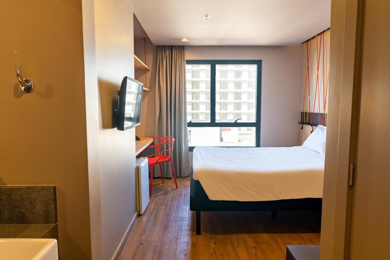 Ibis Styles Porto Alegre Moinhos De Vento Hotel Eksteriør billede