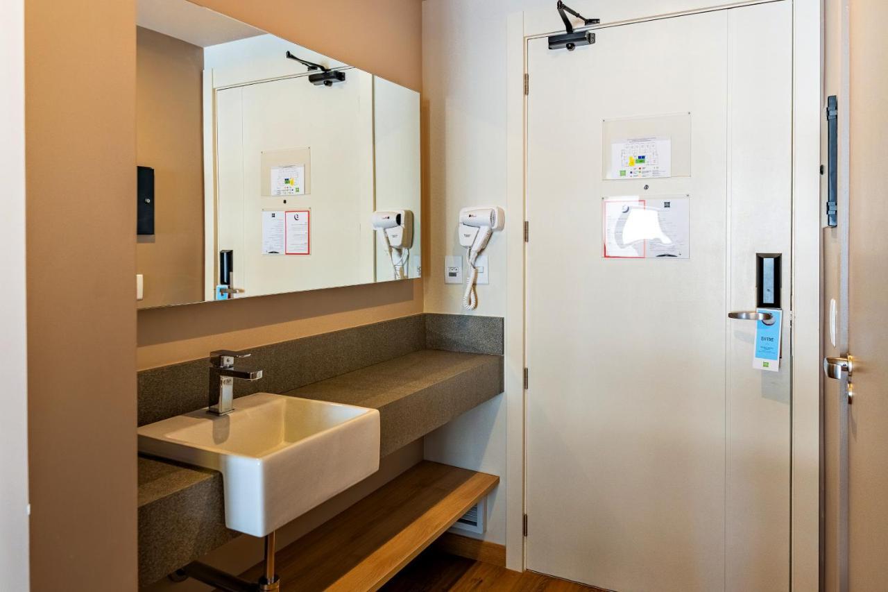 Ibis Styles Porto Alegre Moinhos De Vento Hotel Eksteriør billede